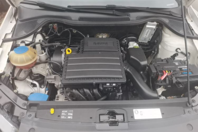 Used Volkswagen Polo 2016 1.4L Manual Fashion Model Engine Bay