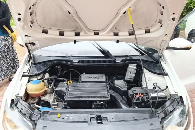 Used Volkswagen Polo 2016 1.4L Manual Fashion Model Engine Bay