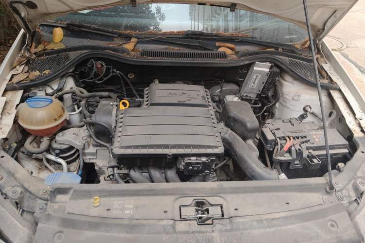 Used Volkswagen Polo 2016 1.4L Manual Fashion Model Engine Bay