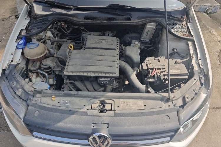Used Volkswagen Polo 2016 1.4L Manual Fashion Model Engine Bay