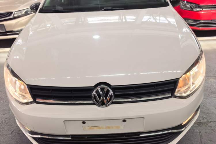 Used Volkswagen Polo 2016 1.6L Automatic Comfort Model Engine Bay