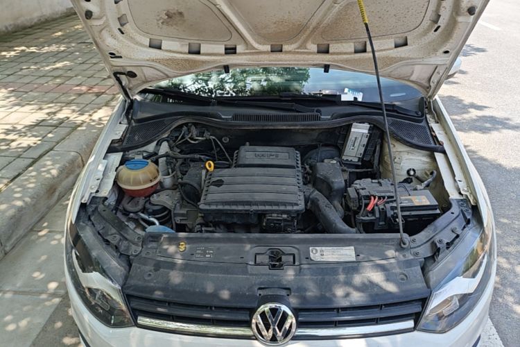 Used Volkswagen Polo 2016 1.4L Manual Fashion Model Engine Bay