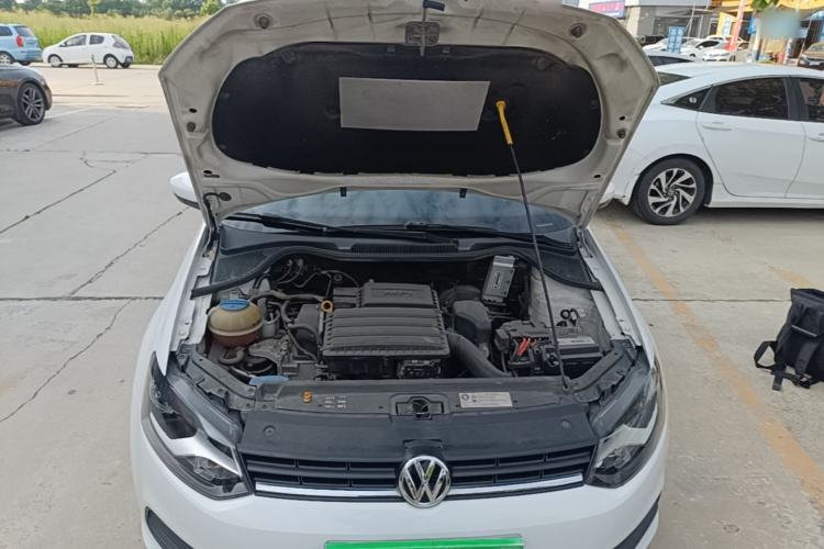 Used Volkswagen Polo 2016 1.4L Manual Fashion Model Engine Bay