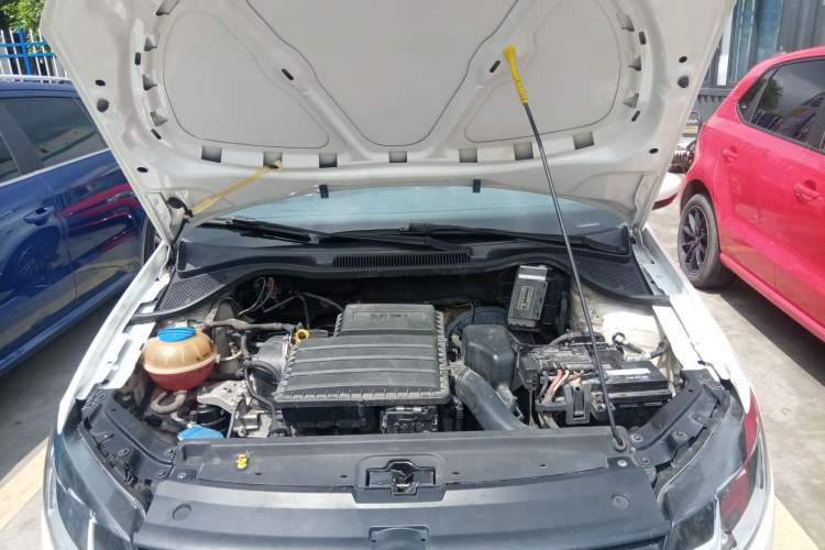 Used Volkswagen Polo 2016 1.6L Automatic Comfort Model Engine Bay