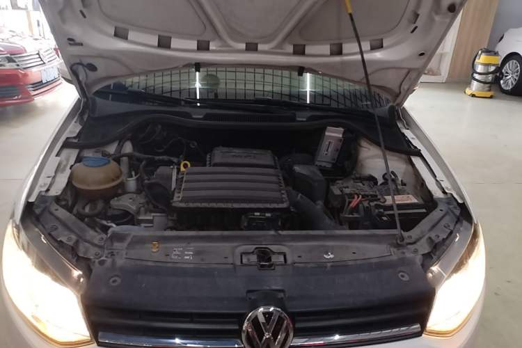 Used Volkswagen Polo 2016 1.6L Automatic Comfort Model Engine Bay