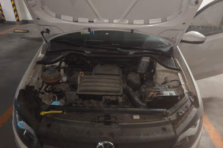 Used Volkswagen Polo 2016 1.4L Manual Fashion Model Engine Bay