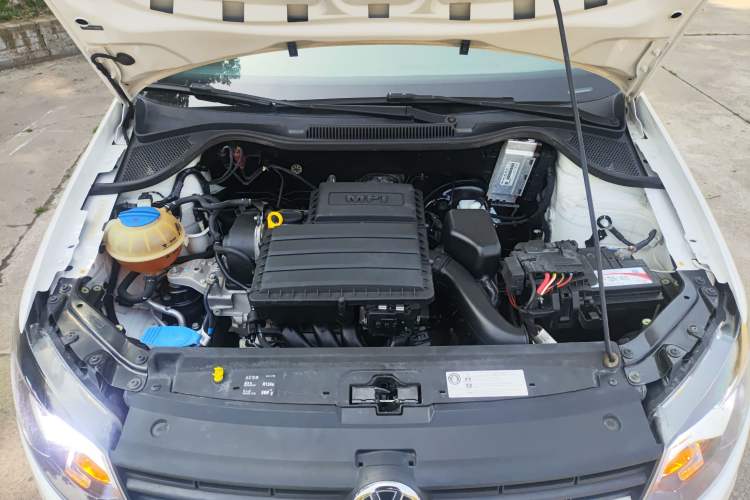 Used Volkswagen Polo 2016 1.4L Manual Fashion Model Engine Bay