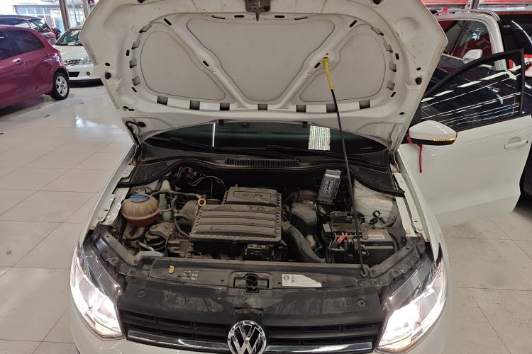 Used Volkswagen Polo 2016 1.6L Automatic Comfort Model Engine Bay