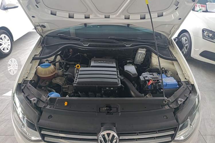 Used Volkswagen Polo 2016 1.6L Automatic Comfort Model Engine Bay