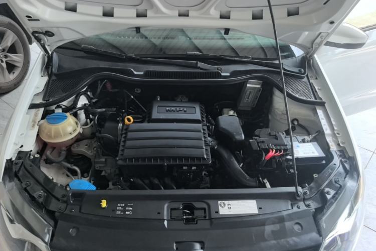 Used Volkswagen Polo 2016 1.4L Manual Fashion Model Engine Bay