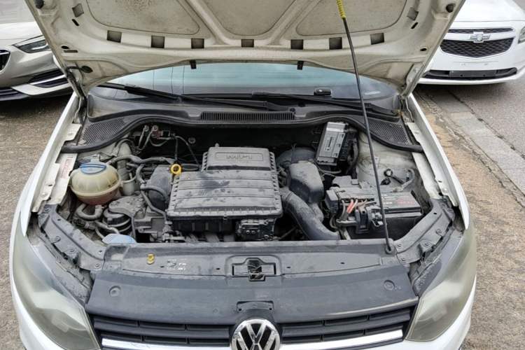 Used Volkswagen Polo 2016 1.4L Manual Fashion Model Engine Bay