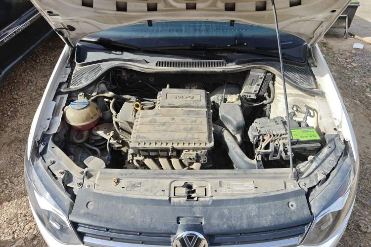 Used Volkswagen Polo 2016 1.4L Manual Fashion Model Engine Bay