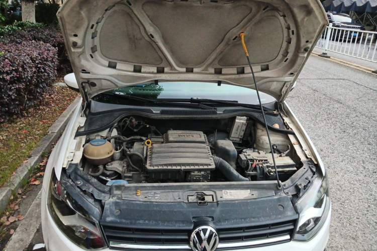 Used Volkswagen Polo 2016 1.4L Manual Fashion Model Engine Bay