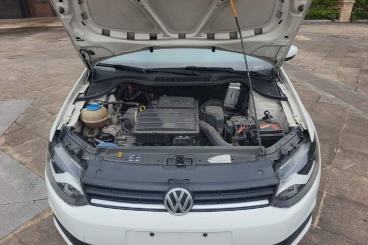 Used Volkswagen Polo 2016 1.4L Manual Fashion Model Engine Bay