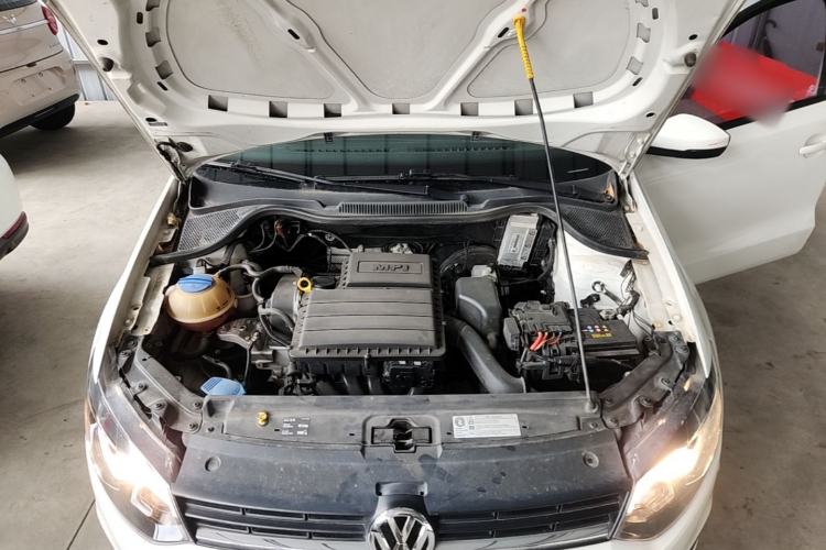 Used Volkswagen Polo 2016 1.4L Manual Fashion Model Engine Bay