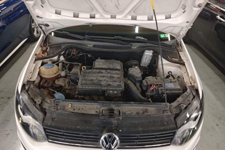 Used Volkswagen Polo 2016 1.4L Manual Fashion Model Engine Bay