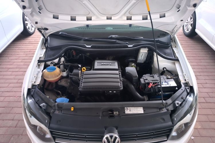 Used Volkswagen Polo 2016 1.4L Manual Fashion Model Engine Bay