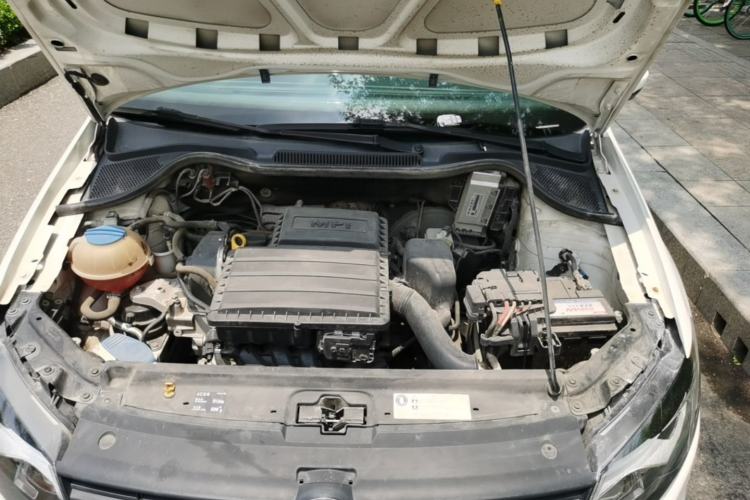 Used Volkswagen Polo 2016 1.4L Manual Fashion Model Engine Bay