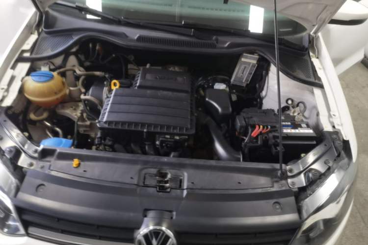 Used Volkswagen Polo 2016 1.4L Manual Fashion Model Engine Bay
