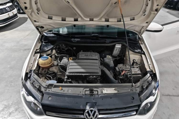 Used Volkswagen Polo 2016 1.4L Manual Fashion Model Engine Bay