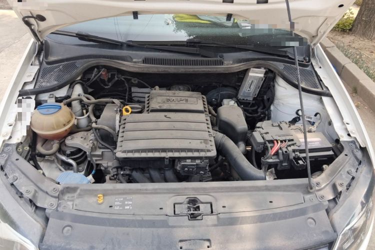 Used Volkswagen Polo 2016 1.4L Manual Fashion Model Engine Bay