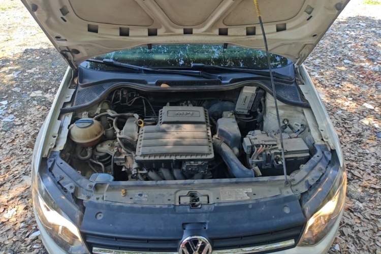 Used Volkswagen Polo 2016 1.4L Manual Fashion Model Engine Bay