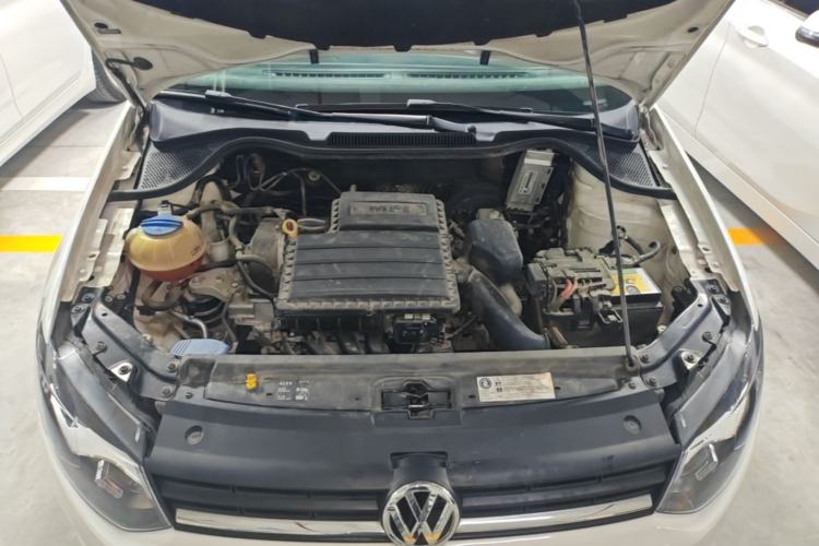 Used Volkswagen Polo 2016 1.4L Manual Fashion Model Engine Bay