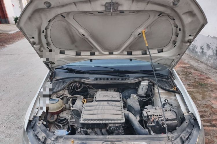 Used Volkswagen Polo 2016 1.4L Manual Fashion Model Engine Bay
