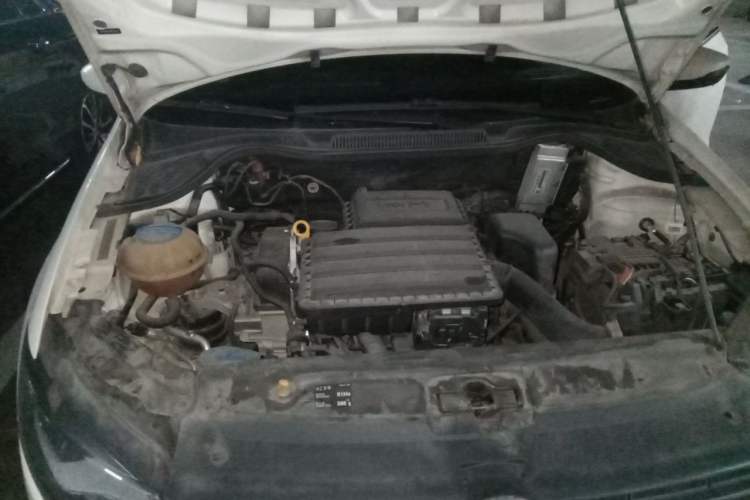 Used Volkswagen Polo 2016 1.4L Manual Fashion Model Engine Bay
