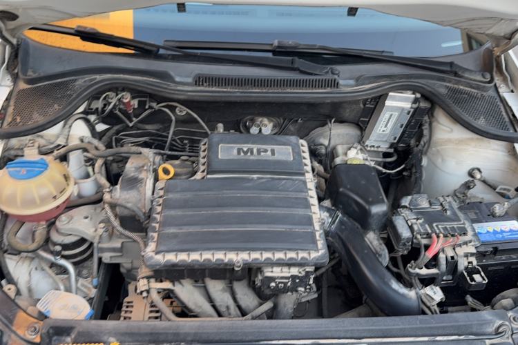 Used Volkswagen Polo 2016 1.4L Manual Fashion Model Engine Bay