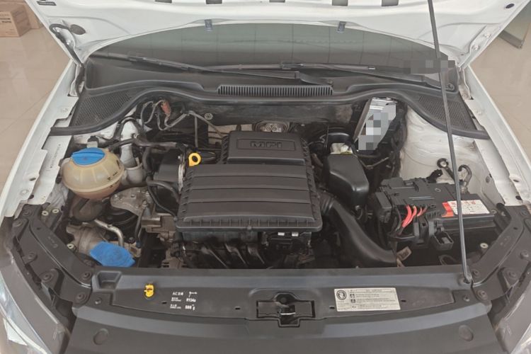 Used Volkswagen Polo 2016 1.4L Manual Fashion Model Engine Bay