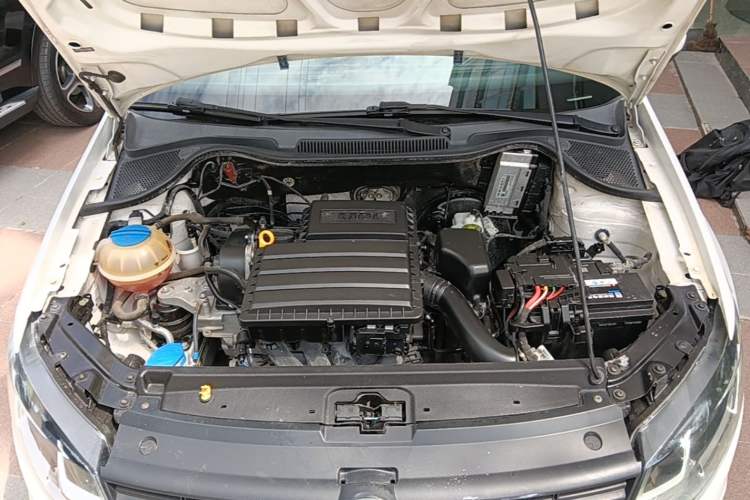 Used Volkswagen Polo 2016 1.6L Automatic Comfort Model Engine Bay