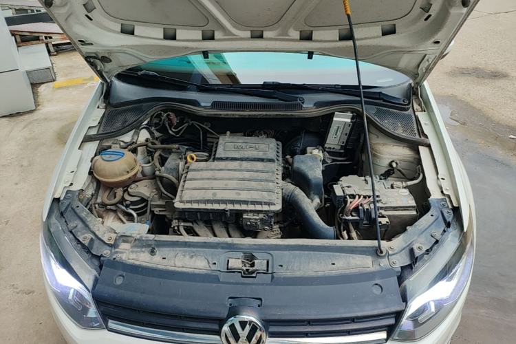 Used Volkswagen Polo 2016 1.4L Manual Fashion Model Engine Bay
