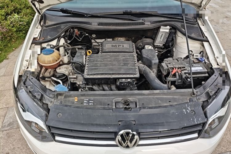 Used Volkswagen Polo 2016 1.4L Manual Fashion Model Engine Bay