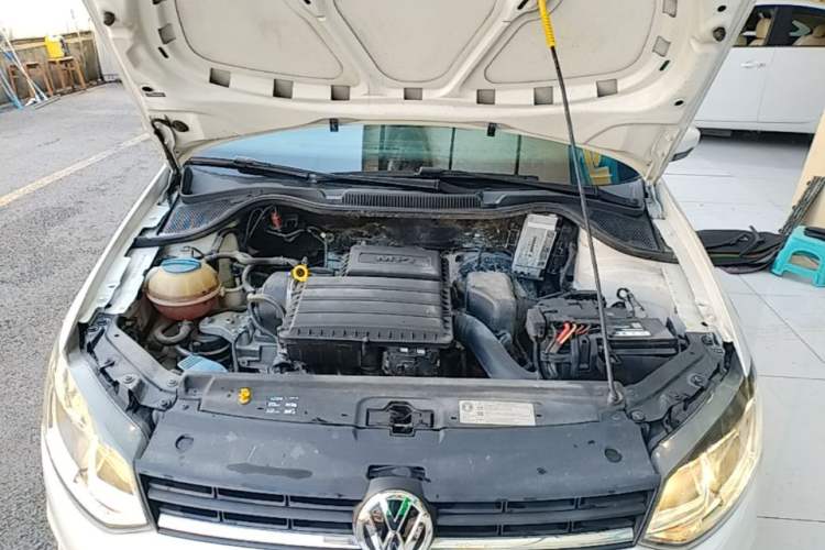 Used Volkswagen Polo 2016 1.6L Automatic Comfort Model Engine Bay
