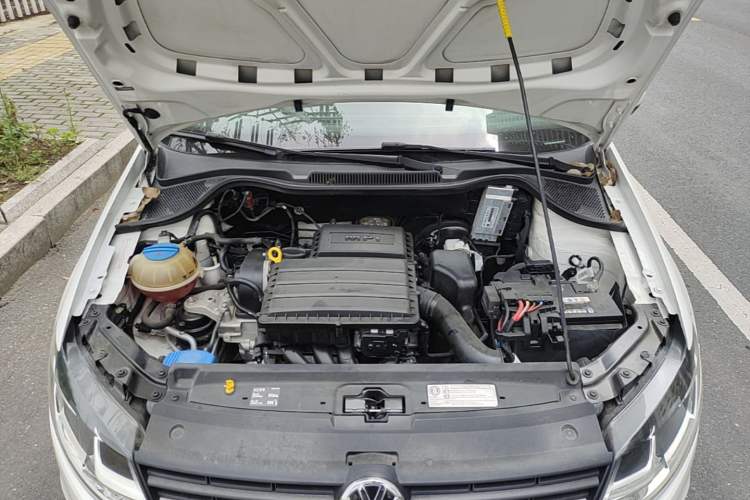 Used Volkswagen Polo 2016 1.6L Automatic Comfort Model Engine Bay