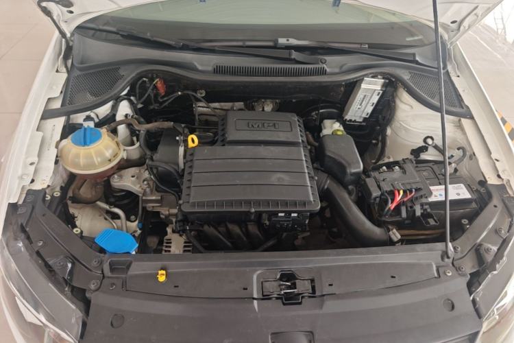 Used Volkswagen Polo 2016 1.4L Manual Fashion Model Engine Bay