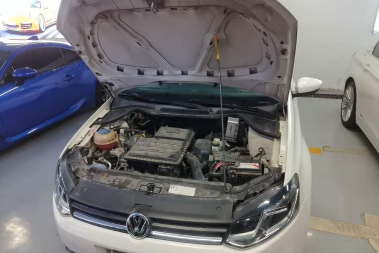 Used Volkswagen Polo 2016 1.6L Automatic Comfort Model Engine Bay