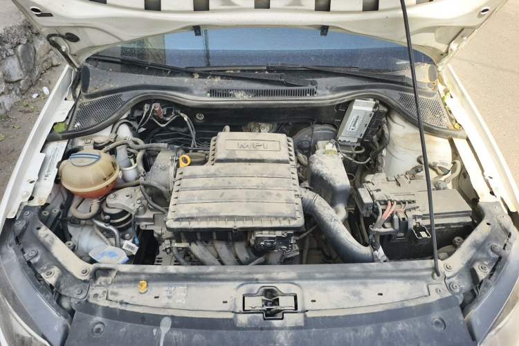 Used Volkswagen Polo 2016 1.4L Manual Fashion Model Engine Bay
