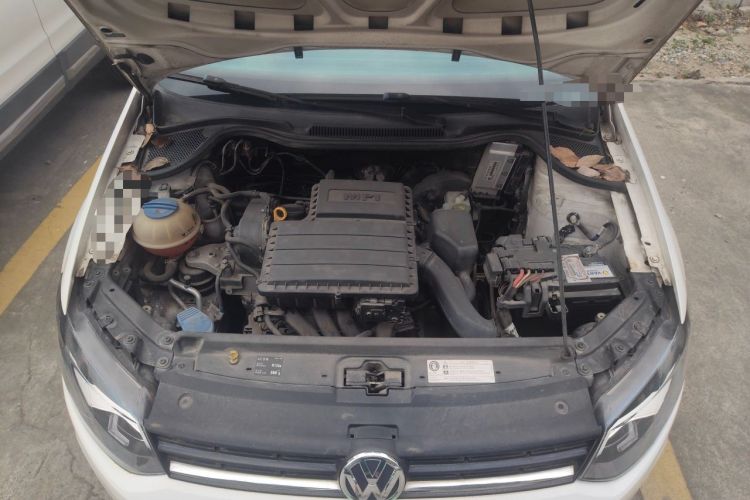 Used Volkswagen Polo 2016 1.4L Manual Fashion Model Engine Bay