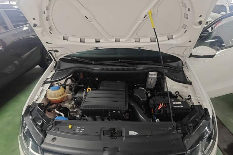 Used Volkswagen Polo 2016 1.6L Automatic Comfort Model Engine Bay