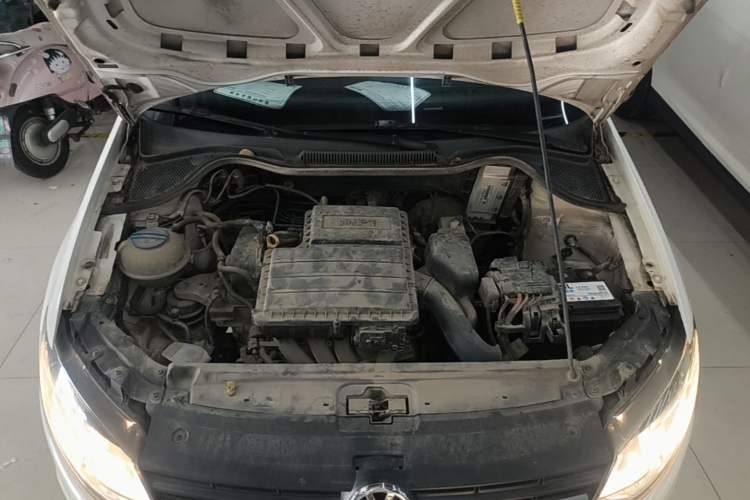 Used Volkswagen Polo 2016 1.6L Manual Comfort Model Engine Bay