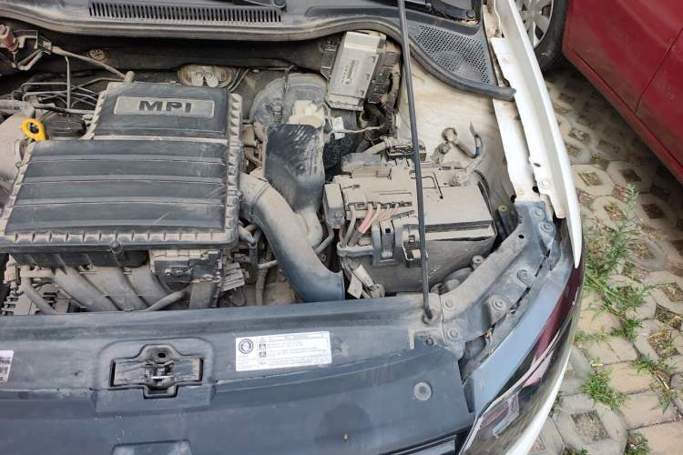 Used Volkswagen Polo 2016 1.4L Automatic Trendy Model Engine Bay Left