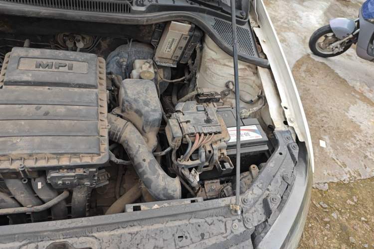 Used Volkswagen Polo 2016 1.4L Automatic Trendy Model Engine Bay Left