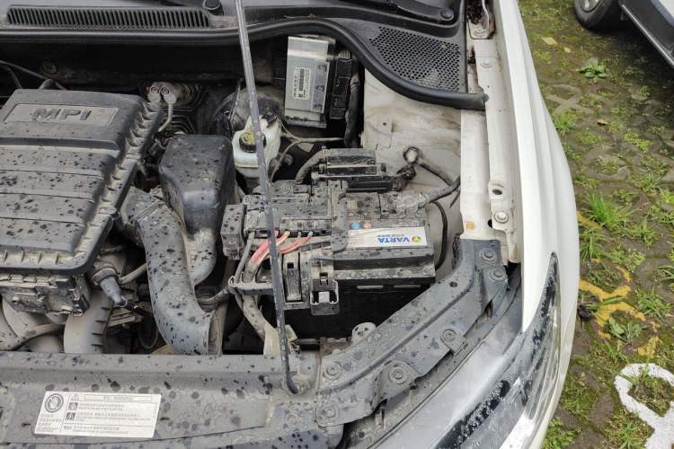 Used Volkswagen Polo 2016 1.6L Automatic Comfort Model Engine Bay Left