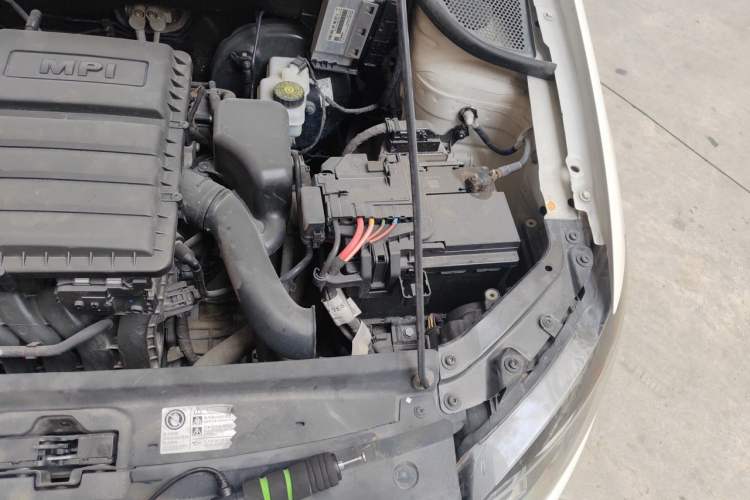 Used Volkswagen Polo 2016 1.4L Automatic Trendy Model Engine Bay Left