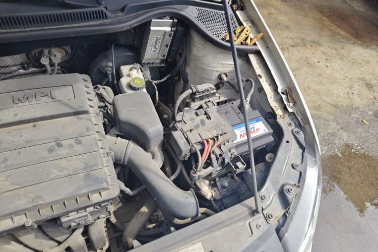 Used Volkswagen Polo 2016 1.6L Automatic Comfort Model Engine Bay Left