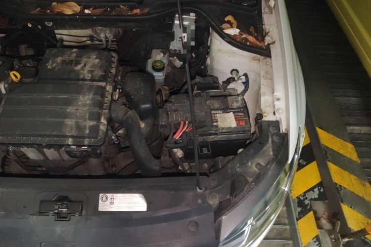 Used Volkswagen Polo 2016 1.6L Automatic Comfort Model Engine Bay Left