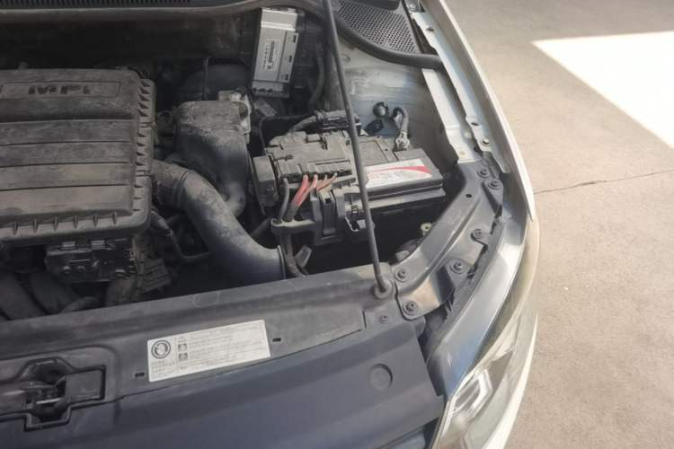 Used Volkswagen Polo 2016 1.4L Automatic Trendy Model Engine Bay Left