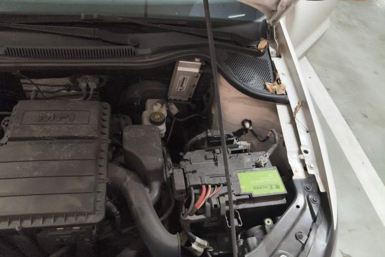 Used Volkswagen Polo 2016 1.4L Automatic Trendy Model Engine Bay Left
